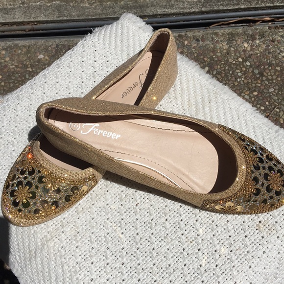 Golden Sparkly Flats✨ - Picture 6 of 9